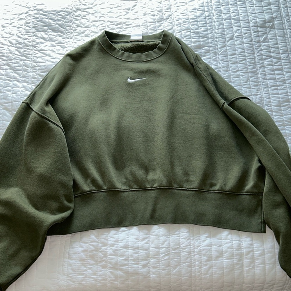 Nike cropped sweatshirt